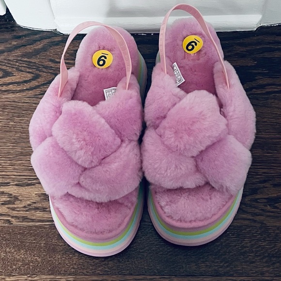 UGG: Disco Knot Slide Sandal - Picture 7 of 7